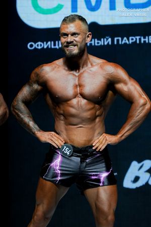 MEN'S PHYSIQUE 174